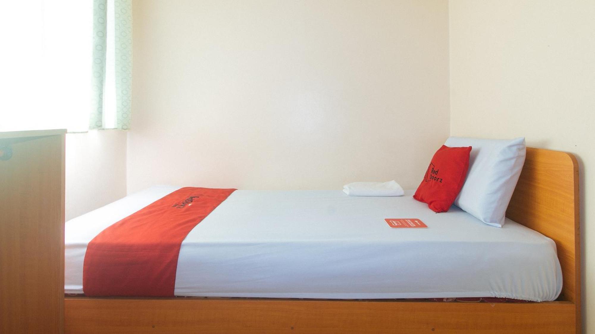 Reddoorz @ Asiana Pension Inn Mandawe Eksteriør bilde